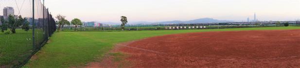 美堤河濱公園  壘球場_2